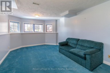 30 CHARLES STREET Penetanguishene Ontario photo 32