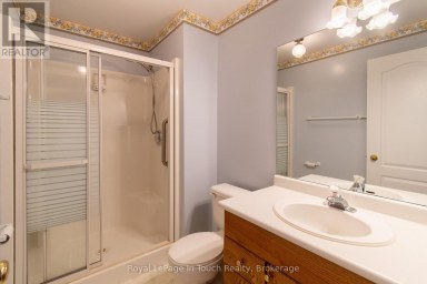 30 CHARLES STREET Penetanguishene Ontario photo 36