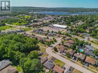 30 CHARLES STREET Penetanguishene Ontario photo 46