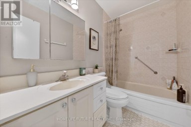 704 - 15 ELIZABETH STREET N Mississauga (Port Credit) Ontario photo 23
