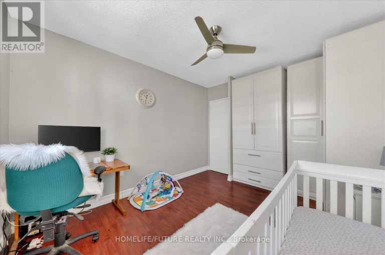 704 - 15 ELIZABETH STREET N, Mississauga (Port Credit), Ontario, L5G2Z3