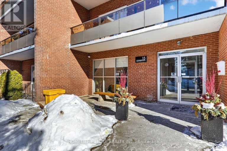 704 - 15 ELIZABETH STREET N, Mississauga (Port Credit), Ontario, L5G2Z3