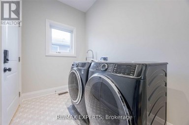 55 MUIR AVENUE Toronto (Humber Summit) Ontario photo 14