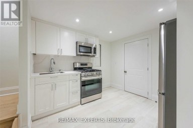 55 MUIR AVENUE Toronto (Humber Summit) Ontario photo 16