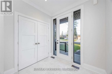55 MUIR AVENUE Toronto (Humber Summit) Ontario photo 4