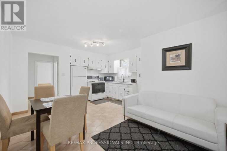 53 WILMAR ROAD, Toronto (Islington-City Centre West), Ontario, M9B3R8