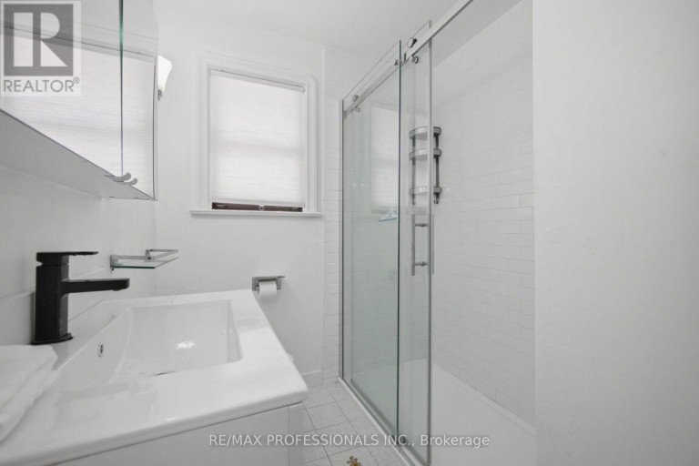 53 WILMAR ROAD, Toronto (Islington-City Centre West), Ontario, M9B3R8