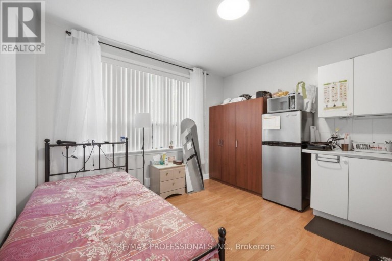 53 WILMAR ROAD, Toronto (Islington-City Centre West), Ontario, M9B3R8