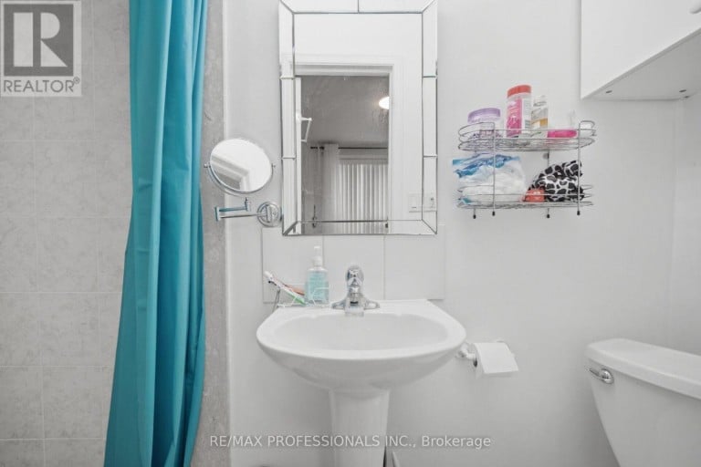 53 WILMAR ROAD, Toronto (Islington-City Centre West), Ontario, M9B3R8