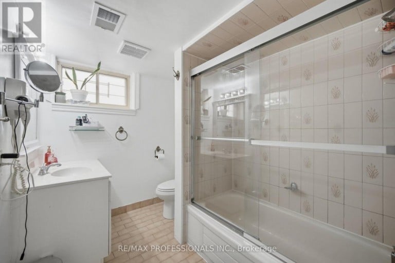 53 WILMAR ROAD, Toronto (Islington-City Centre West), Ontario, M9B3R8