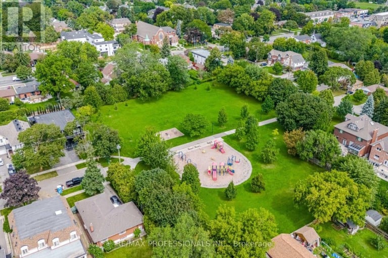 53 WILMAR ROAD, Toronto (Islington-City Centre West), Ontario, M9B3R8