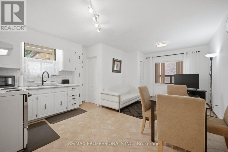 53 WILMAR ROAD, Toronto (Islington-City Centre West), Ontario, M9B3R8