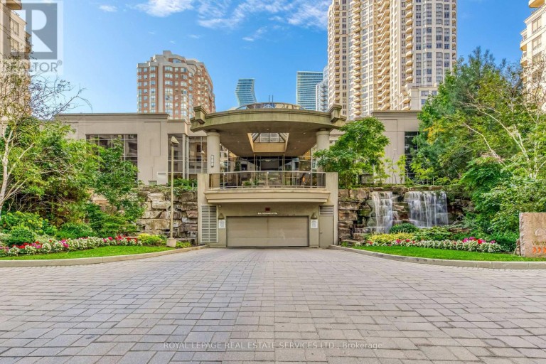 1433 - 3888 DUKE OF YORK BOULEVARD, Mississauga (City Centre), Ontario, L5B4P5