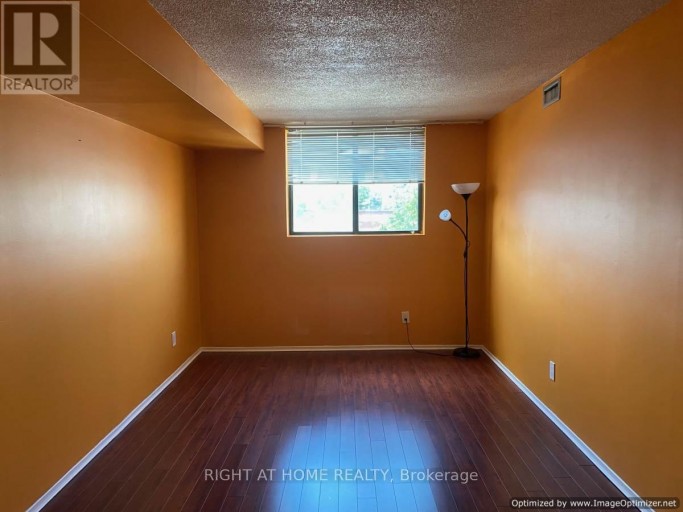 302 - 25 AGNES STREET, Mississauga (Cooksville), Ontario, L5B3X7