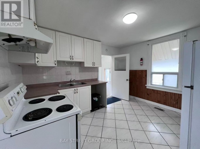 125 BROADWAY AVENUE, Hamilton (Ainslie Wood), Ontario, L8S2W2
