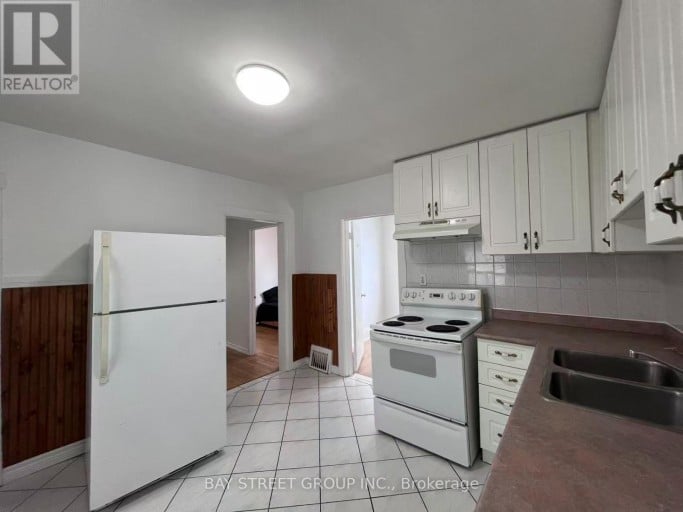 125 BROADWAY AVENUE, Hamilton (Ainslie Wood), Ontario, L8S2W2