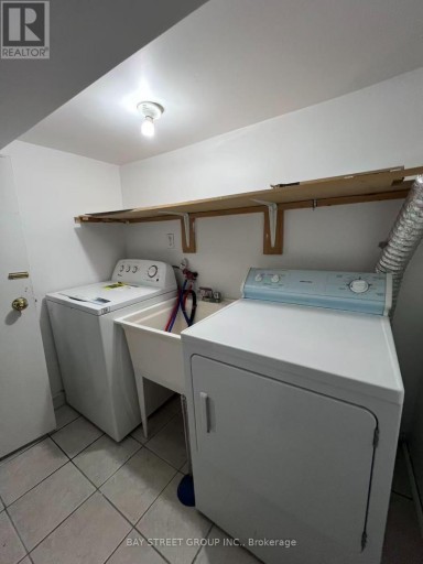 125 BROADWAY AVENUE, Hamilton (Ainslie Wood), Ontario, L8S2W2