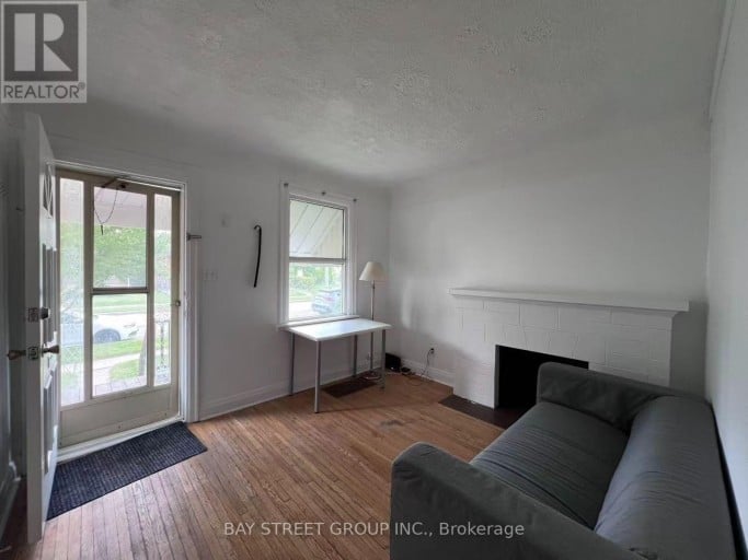 125 BROADWAY AVENUE, Hamilton (Ainslie Wood), Ontario, L8S2W2