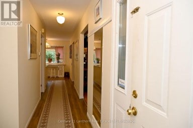 1 REYNOLDS PLACE N Prince Edward County (Wellington) Ontario photo 11