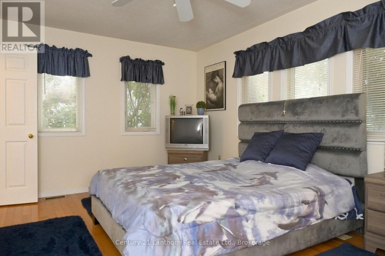 1 REYNOLDS PLACE N, Prince Edward County (Wellington), Ontario, K0K3L0