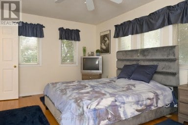 1 REYNOLDS PLACE N Prince Edward County (Wellington) Ontario photo 13