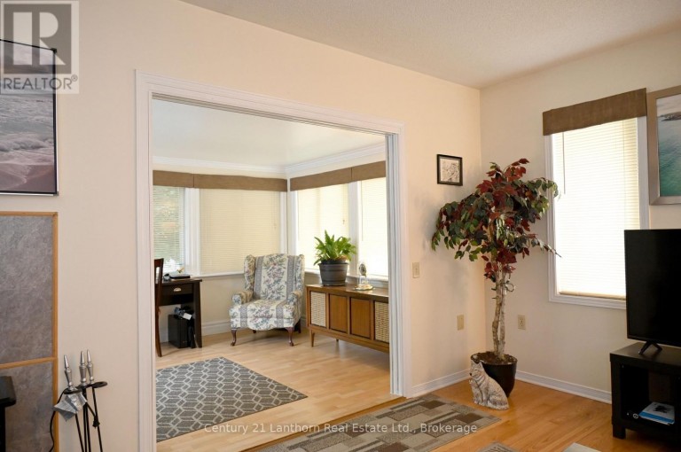 1 REYNOLDS PLACE N, Prince Edward County (Wellington), Ontario, K0K3L0