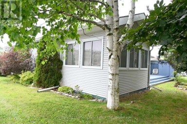 1 REYNOLDS PLACE N Prince Edward County (Wellington) Ontario photo 4