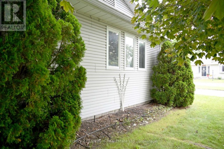 1 REYNOLDS PLACE N, Prince Edward County (Wellington), Ontario, K0K3L0