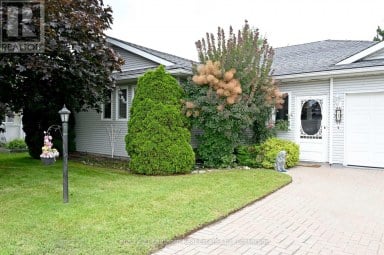 1 REYNOLDS PLACE N Prince Edward County (Wellington) Ontario photo 8