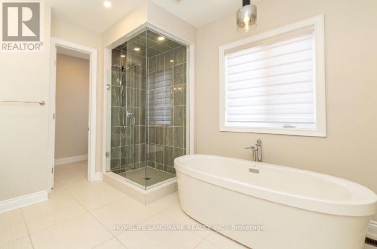 15 LITTLE CELESTE COURT, Vaughan (Patterson), Ontario, L6A4Z7