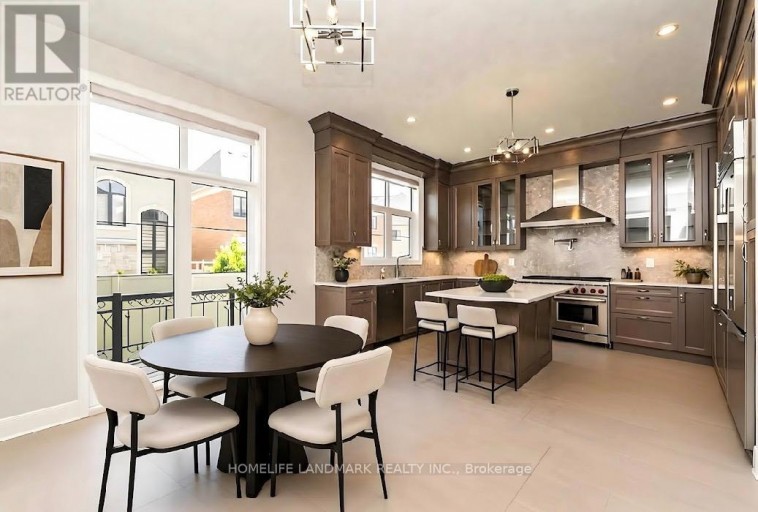 15 LITTLE CELESTE COURT, Vaughan (Patterson), Ontario, L6A4Z7