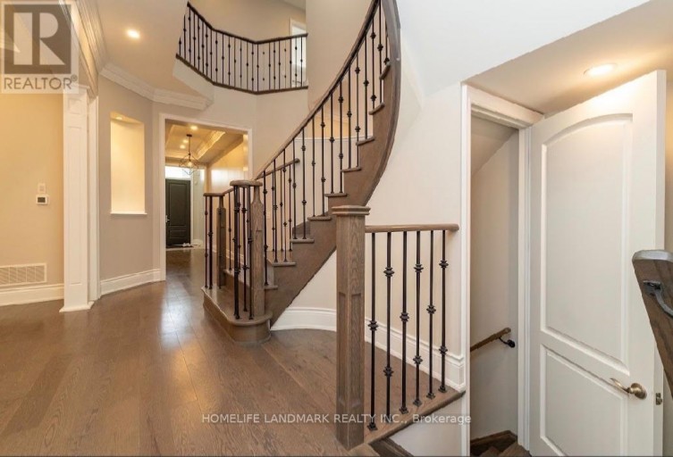 15 LITTLE CELESTE COURT, Vaughan (Patterson), Ontario, L6A4Z7