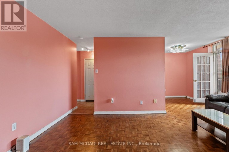 208 - 3145 QUEEN FREDERICA DRIVE, Mississauga (Applewood), Ontario, L4Y3A7