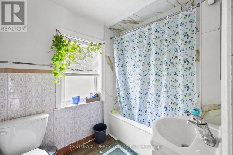 1259 CATARAQUI STREET, Windsor, Ontario, N9A3R2