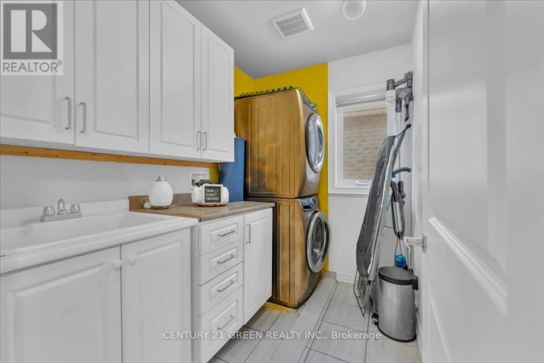 16 GRENDON CRESCENT, Brampton (Credit Valley), Ontario, L6X5N4