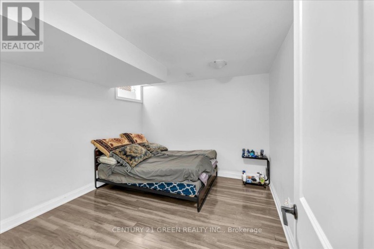 16 GRENDON CRESCENT, Brampton (Credit Valley), Ontario, L6X5N4