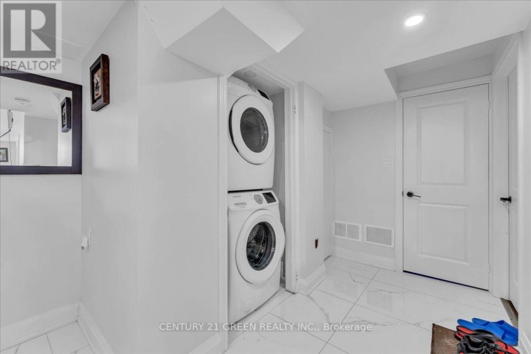 16 GRENDON CRESCENT, Brampton (Credit Valley), Ontario, L6X5N4