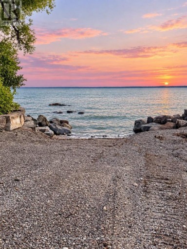 24 WILLIAM AVENUE, Wasaga Beach, Ontario, L9Z2X3