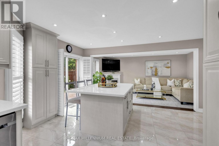 252 MOUNTAINBERRY ROAD, Brampton (Sandringham-Wellington), Ontario, L6R1H9