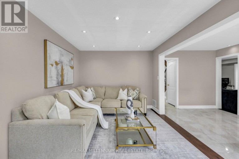 252 MOUNTAINBERRY ROAD, Brampton (Sandringham-Wellington), Ontario, L6R1H9