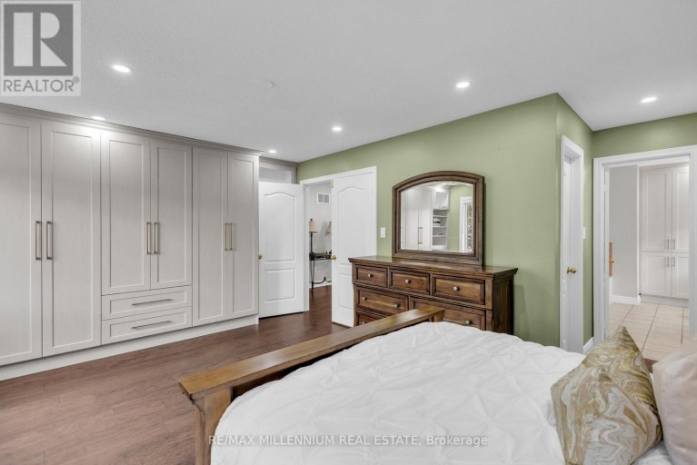 252 MOUNTAINBERRY ROAD, Brampton (Sandringham-Wellington), Ontario, L6R1H9