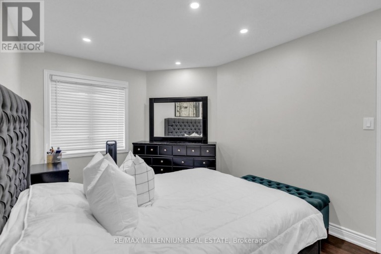 252 MOUNTAINBERRY ROAD, Brampton (Sandringham-Wellington), Ontario, L6R1H9