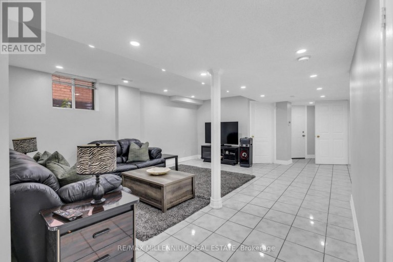 252 MOUNTAINBERRY ROAD, Brampton (Sandringham-Wellington), Ontario, L6R1H9