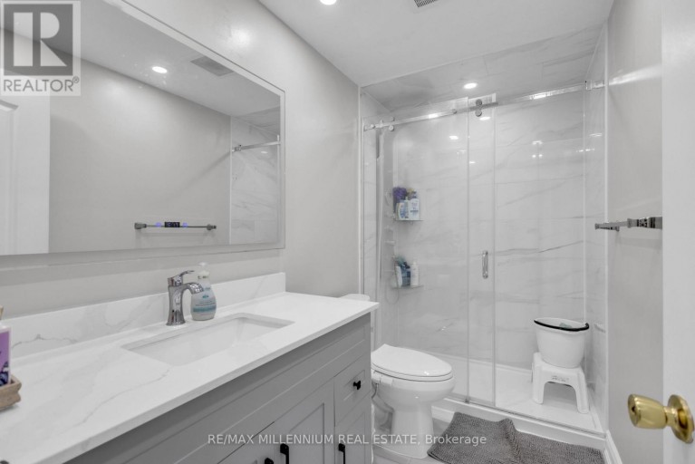 252 MOUNTAINBERRY ROAD, Brampton (Sandringham-Wellington), Ontario, L6R1H9