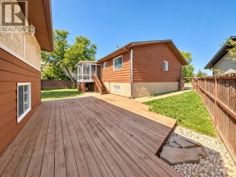27 Castlebrook Court NE Calgary Alberta photo 7