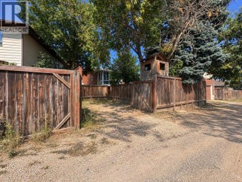 27 Castlebrook Court NE Calgary Alberta photo 8