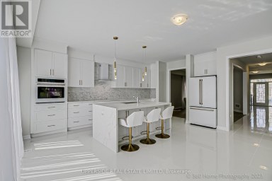 1702 CORSAL COURT Innisfil Ontario photo 4