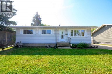 9923 88 Avenue Grande Prairie Alberta photo 2