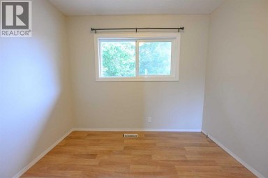 9923 88 Avenue Grande Prairie Alberta photo 24