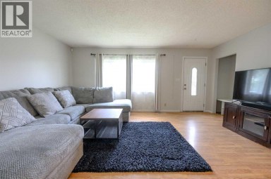 9923 88 Avenue Grande Prairie Alberta photo 7